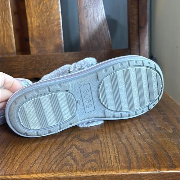 Cozy Gray Cat Print Slippers - Picture 5 of 7